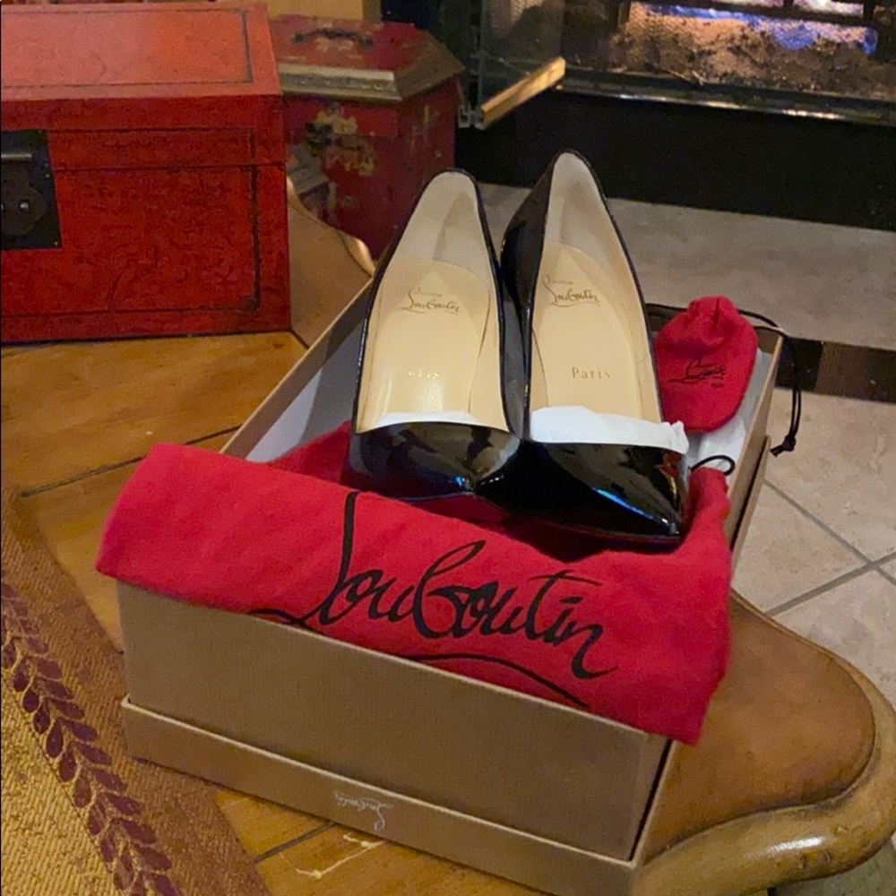 Woman’s shoes - Picture 3 of 7